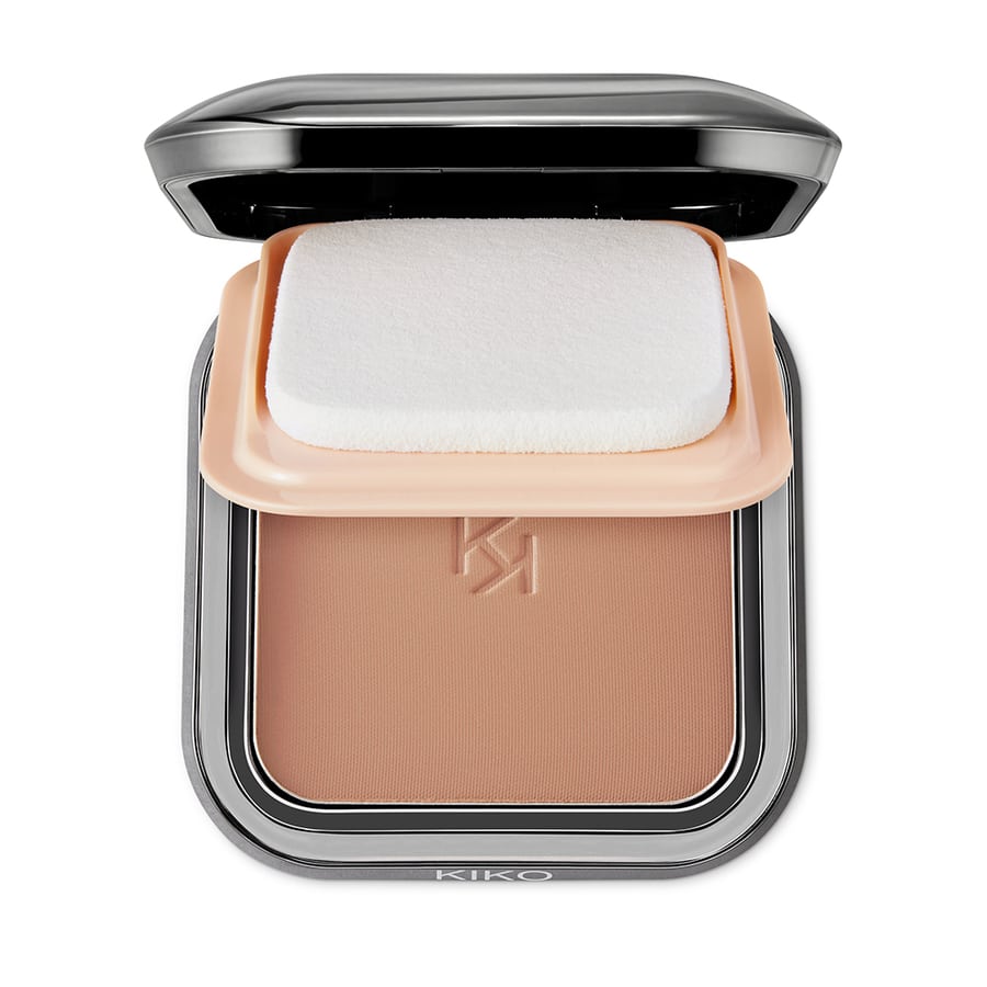 Weightless Perfection Wet And Dry Powder Foundation - 90000539_KM000000386010B_Neutral 160 v3_KM000000386010B_160_02